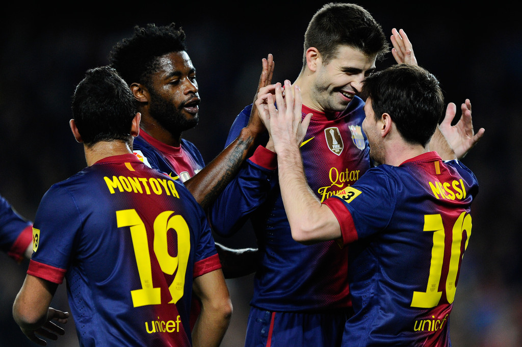 Barcelona mängijad väravat tähistamas